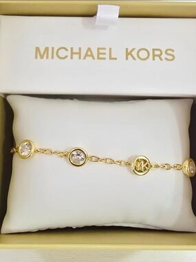 New Michael Kors gold-tone bezel-set crystal station link bracelet
Box included